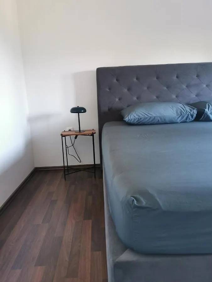 Apartment Luki 포빌레 0*,